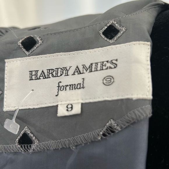 Vintage Sir Edwin Hardy Amies formal dress. Deep gray and black velvet size uk 9 - Picture 2 of 7